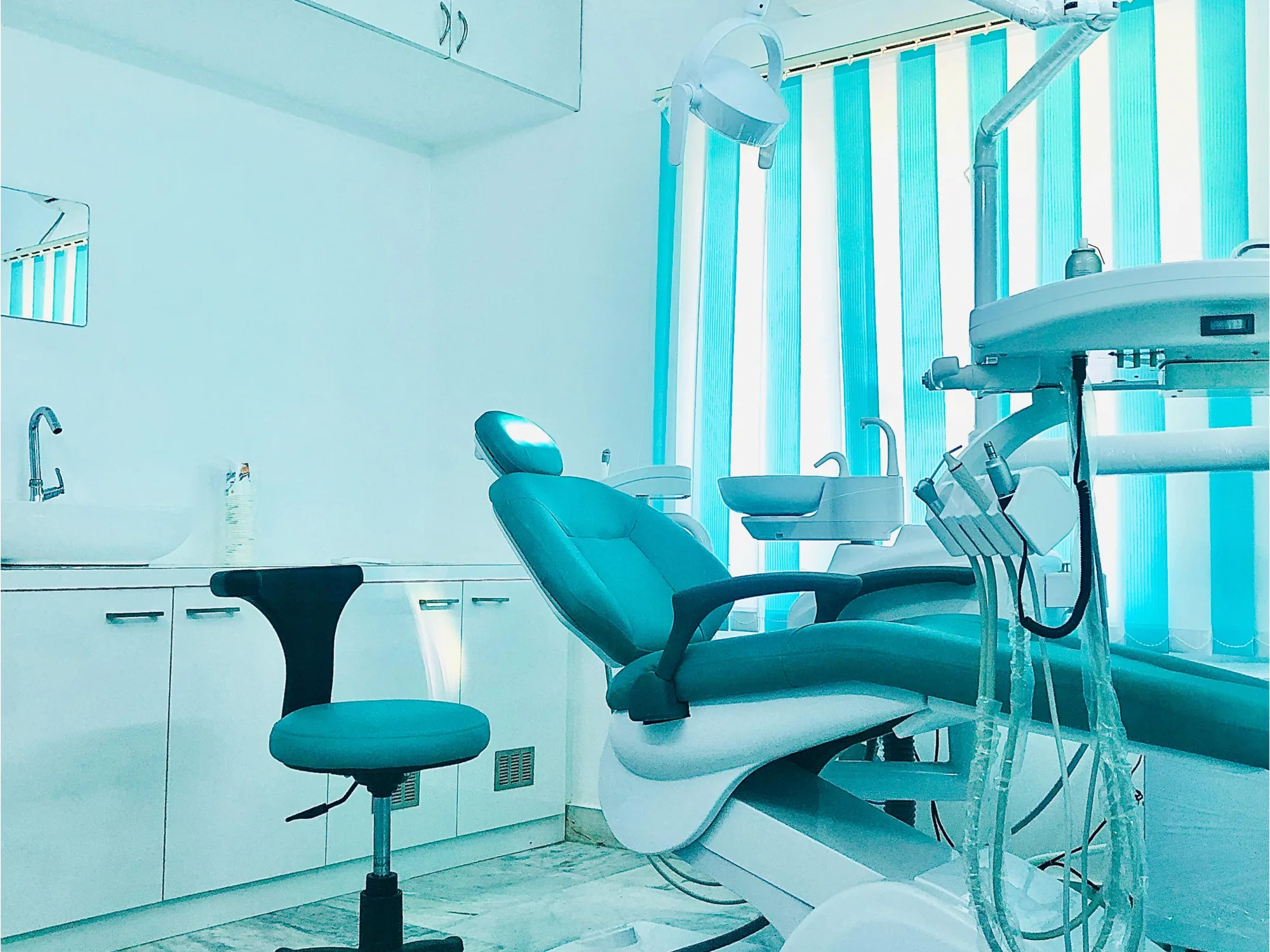 The treatment room.